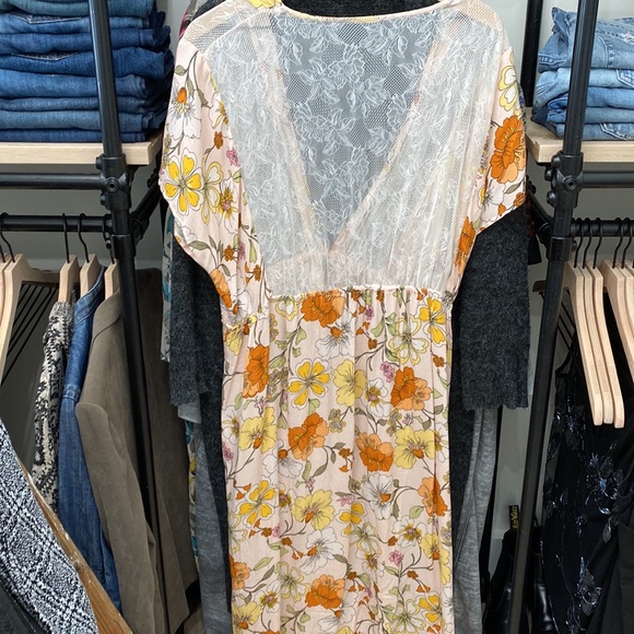 3rd MALT Maxi Floral Duster Cover Up - Picture 3 of 7